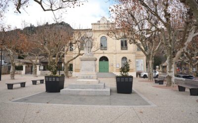 Canton de Roquemaure : Saint-Laurent-des-Arbres remet son groupe scolaire au vert !