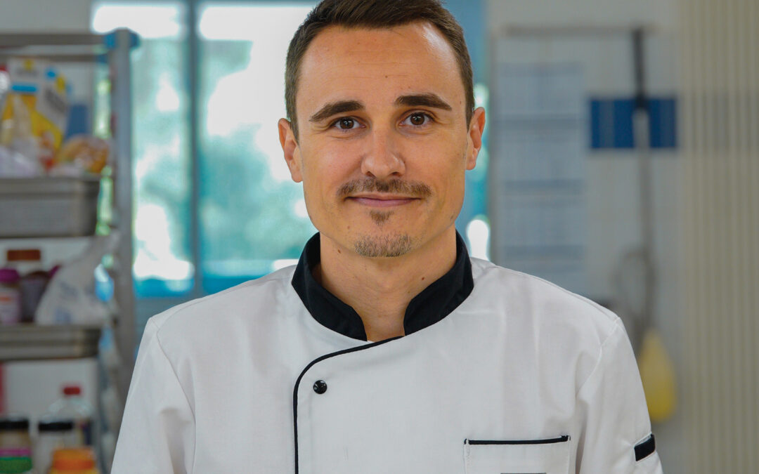 Joris ROMIEUX, chef de cuisine au collège Jules-Verne à Nîmes